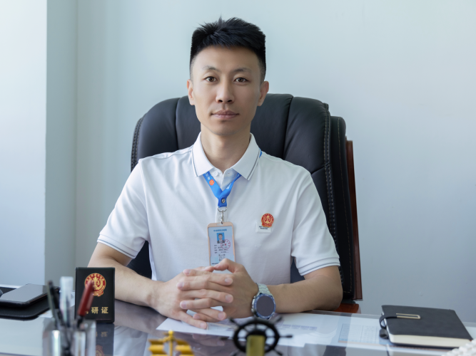 Taking the rule of law as a brush and media as ink — Zhao Sen, upon taking office, paints a new picture of the group's rule of law.