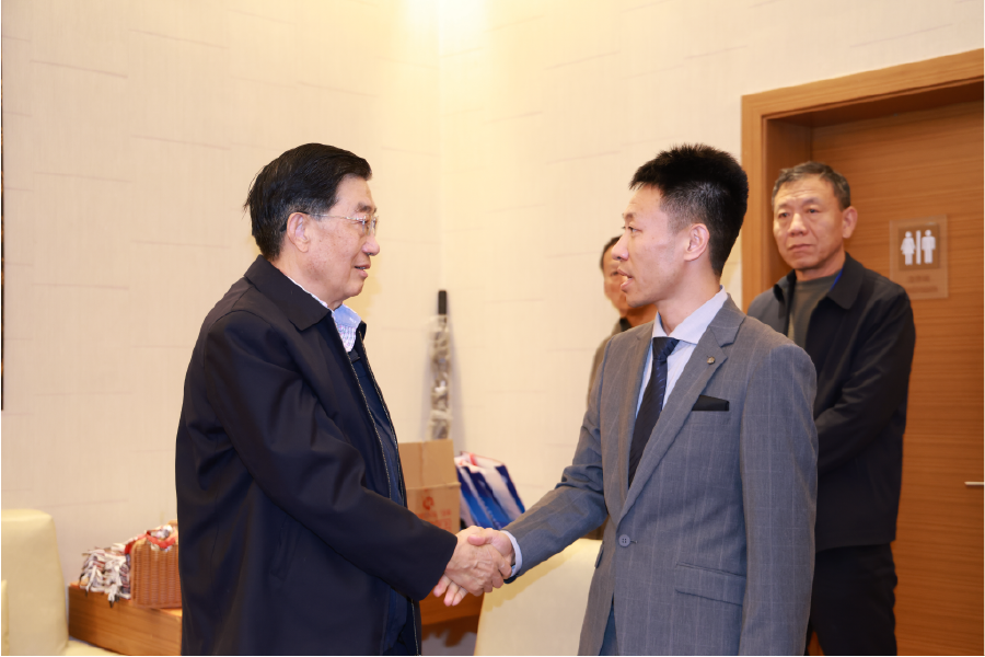 Shandong Guogang Shines at 2025 Elderly Health and Precision Medicine Summit, Fulfilling Mission of TCM Culture Internationalization Shandong Guogang Shines at 2025 Elderly Health and Precision Medicine Summit, Fulfilling Mission of TCM Culture Internationalization